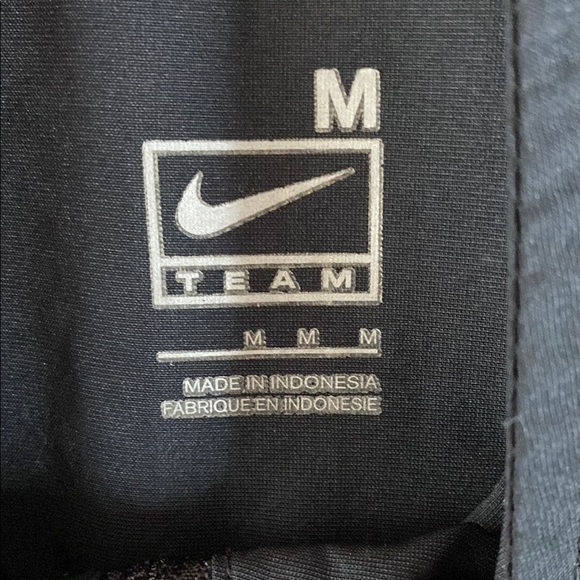 Nike Black and Red Raincoat Full Zip High Collar - Picture 9 of 16